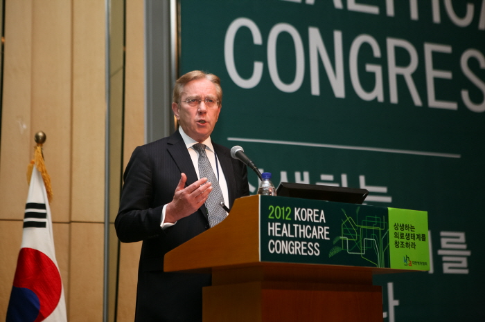 크기변환_로버트_나일러(런던대학병원장,_영국).jpg