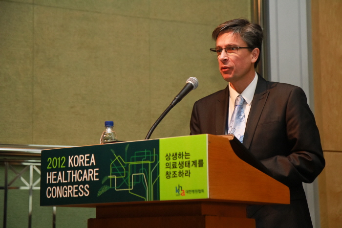크기변환_닉_굿윈(킹스_펀드_정책실_선임연구원,_영국).jpg
